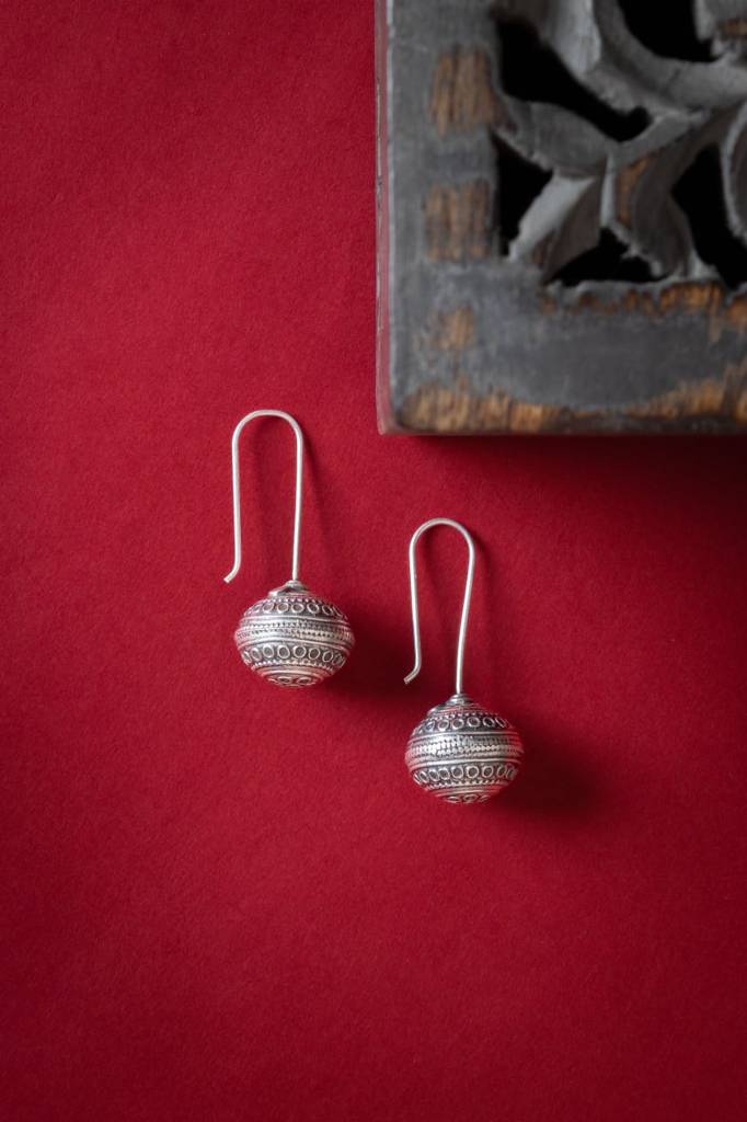 Moh Intricate Bead Versatile Earrings : SE405060