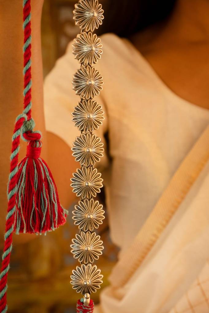 Adya Blossom Flower Sequence Embossed Choker Set : SN2038