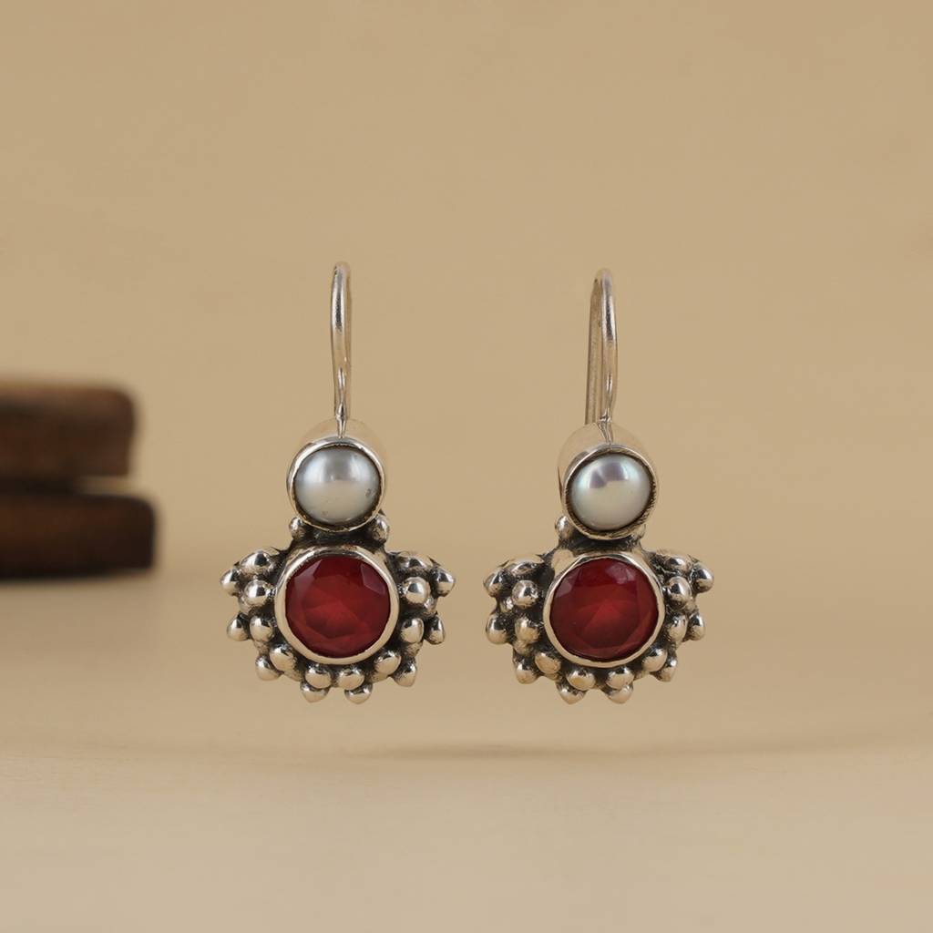 Ruby & Pearl Silver Earrings : SSE802