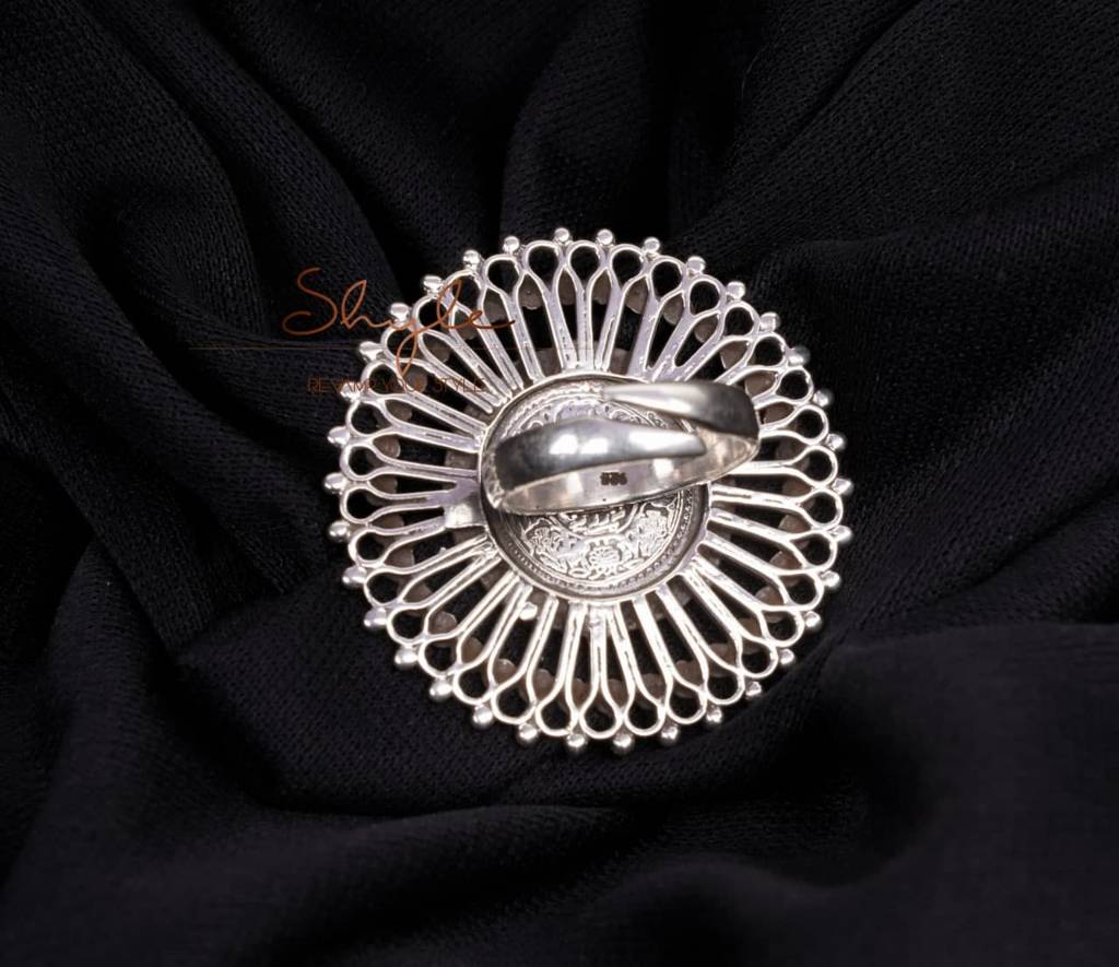 Anvaya Finely Carved Victorian Coin Ring : SR3071