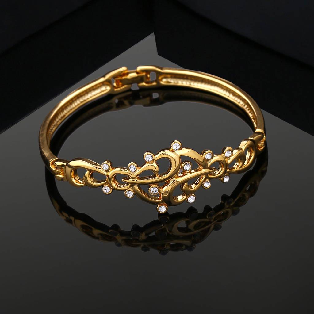 Estele Gold Plated Magnificent Bracelet For Women : 101225BR