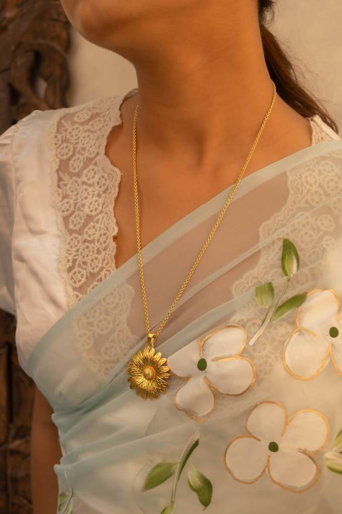 Moh Gold Sunflower Intricate Necklace : SR301817