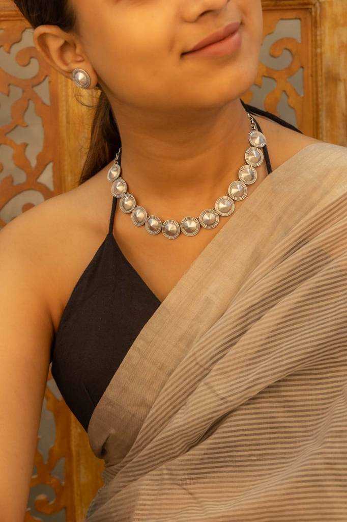 Moh Tikdi Sequence Fine Necklace Set : SN5584844