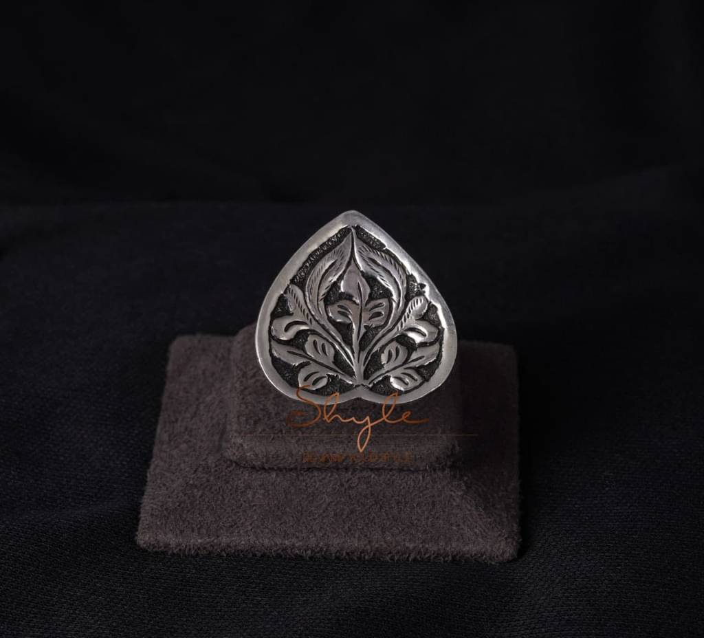 Adya Flora Paan Chitai Ring : SR1103