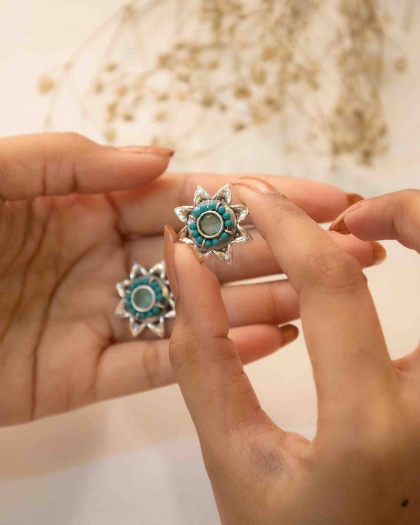 Moh Fine Flower Beaded Stud Earring : SE7231