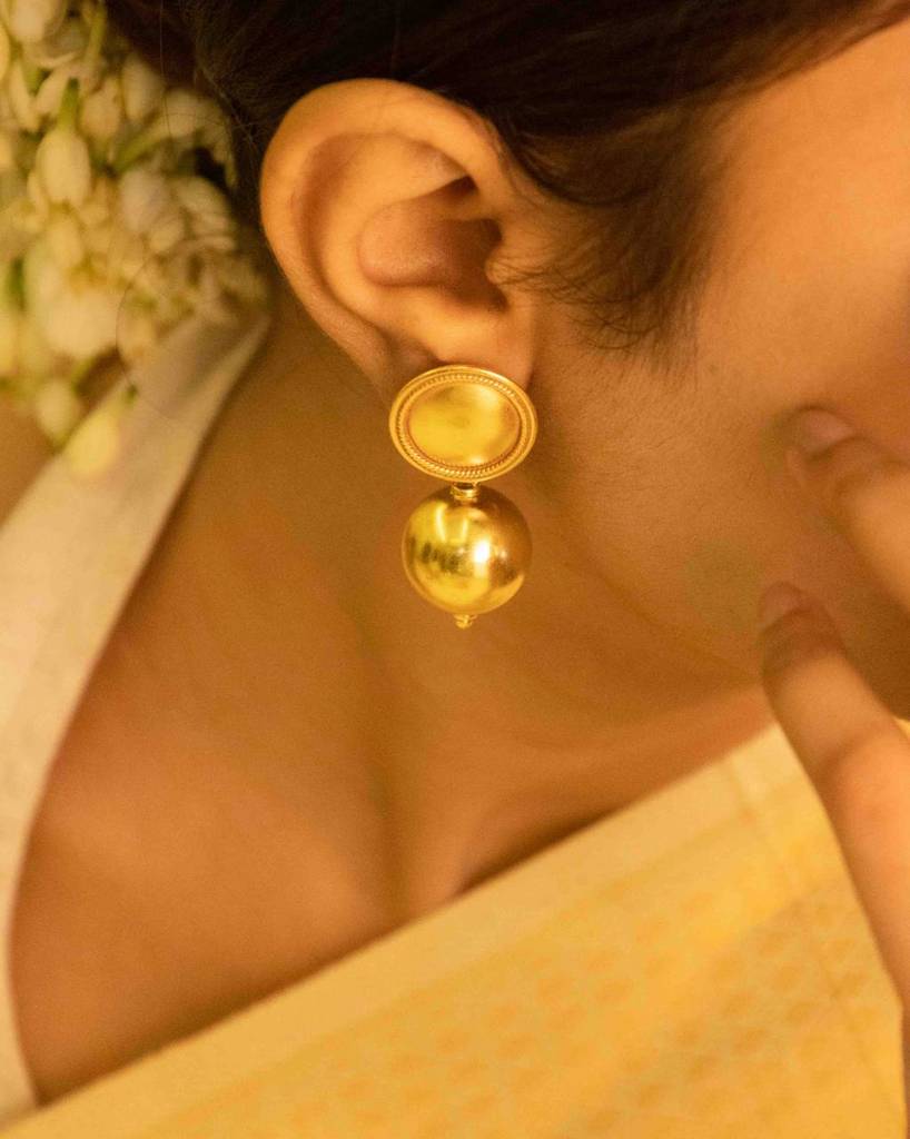 Adya Quirky Gold Ball Drop Studs : SE5509