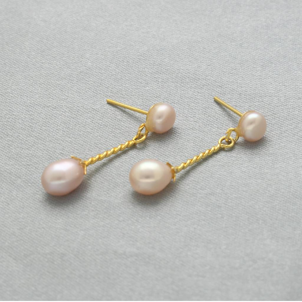Lunai Pearl Earrings : JPSEP-24-069