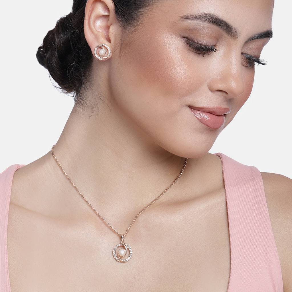 Estele Rosegold Plated Cz Circular Pendant Set With Pearl For Girls & Women : AD-180NKER