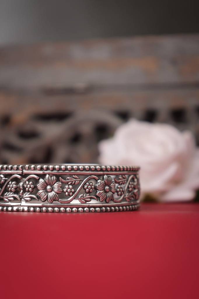 Moh Intricate Flower Leaf Bangle : SK30675-2-12