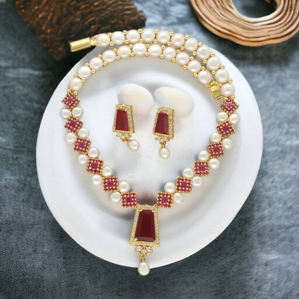 Elegance Pearl Necklace Set : JPFEB-24-021