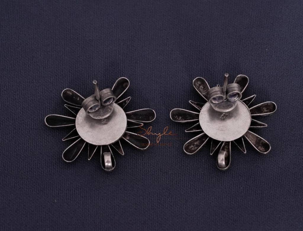 Adya Embossed Quirky Studs : SE4000