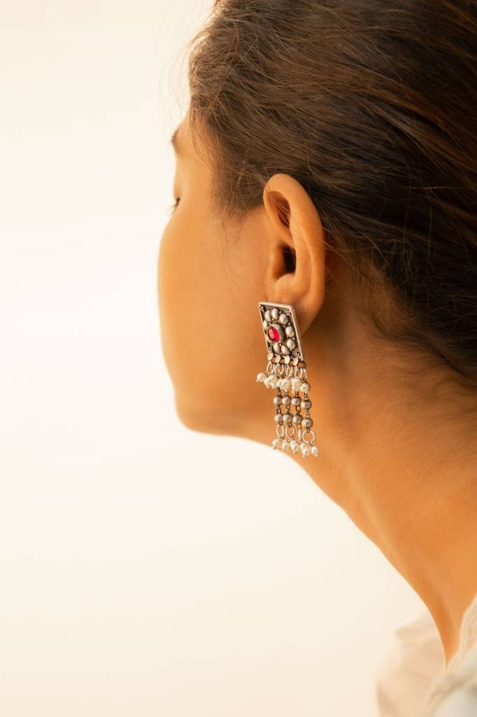 Tattva Jadau Tikdi Pearl Layered Earring : SE650098