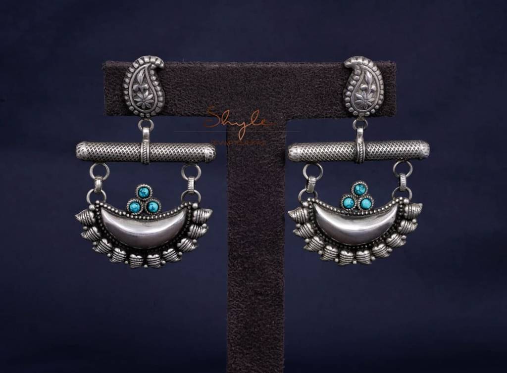 Mizoya Carry Motif Chandra Drop Earrings : SE9020-1-1-2-1