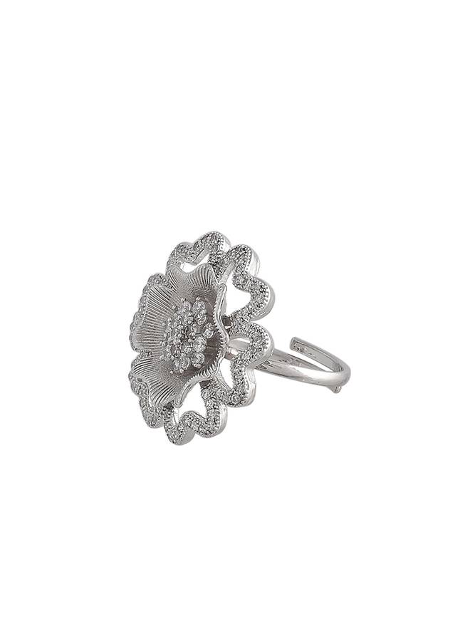 Sparkling Elegance Contemporary Floral Motif Ring : 8905124504309