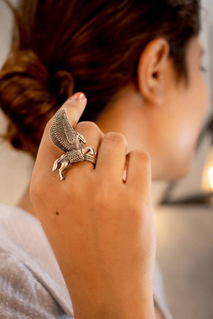 Tattva Statement Shaahi Ghoda Ring : SR30032
