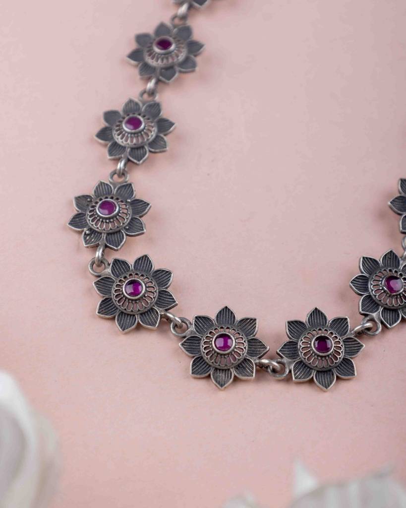 Adya Intricate Flower Versatile Necklace : SN1116