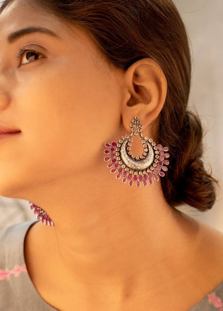 Essence Fine Intricate Scintillating Chandbali : SE9040-1