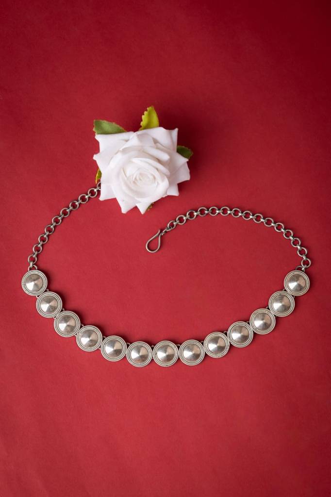 Moh Tikdi Sequence Fine Necklace : SN558487