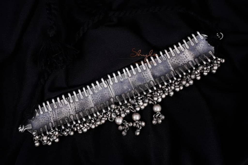 Tattva Shadow Textured Statement Ghughri Choker : SN1078