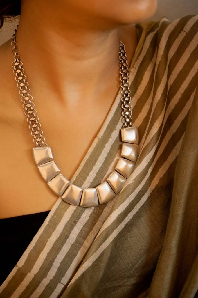 Adya Versatile Matte Statement Necklace Set : SN1173