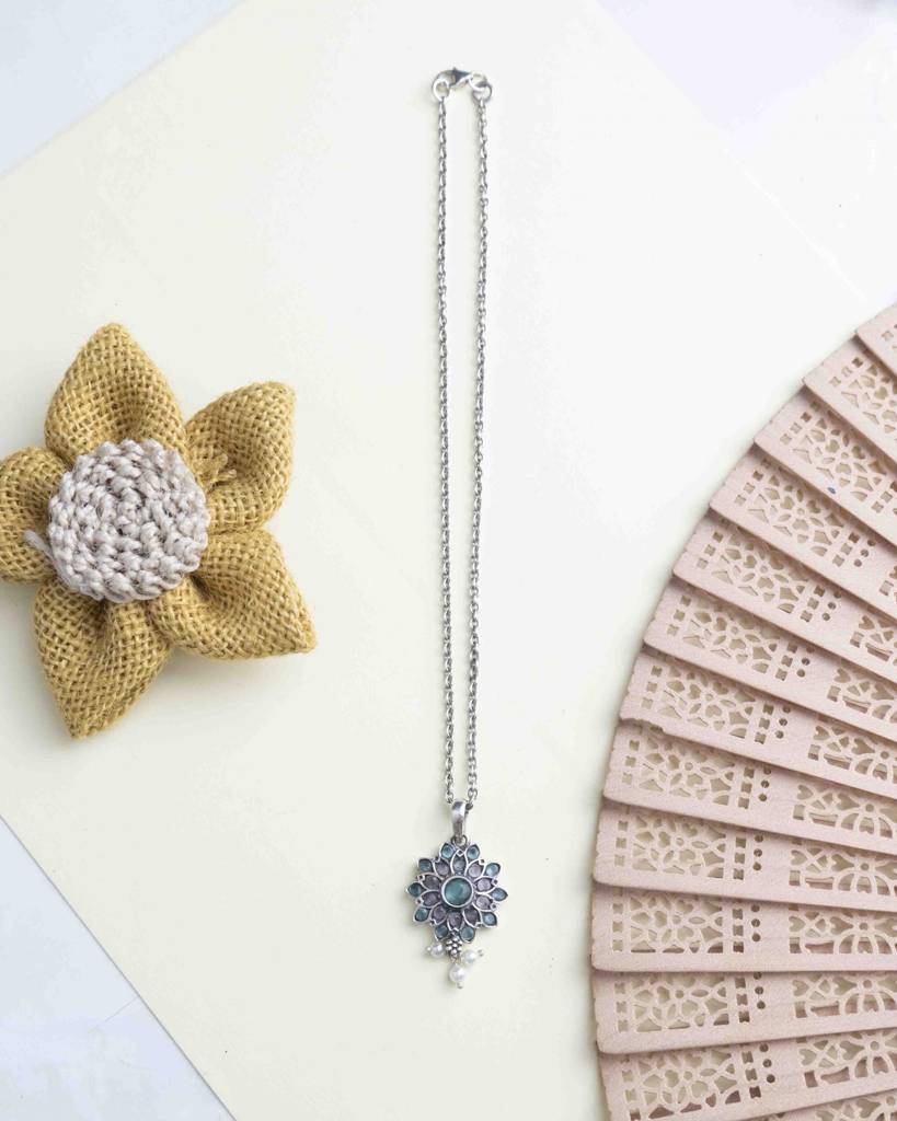 Essence Pastel Flower Necklace Set : SN40617