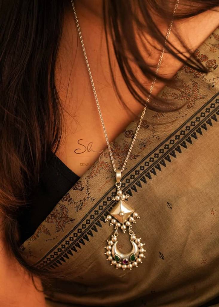 Mizoya Chandra Motif Drop Necklace Set : SN3007