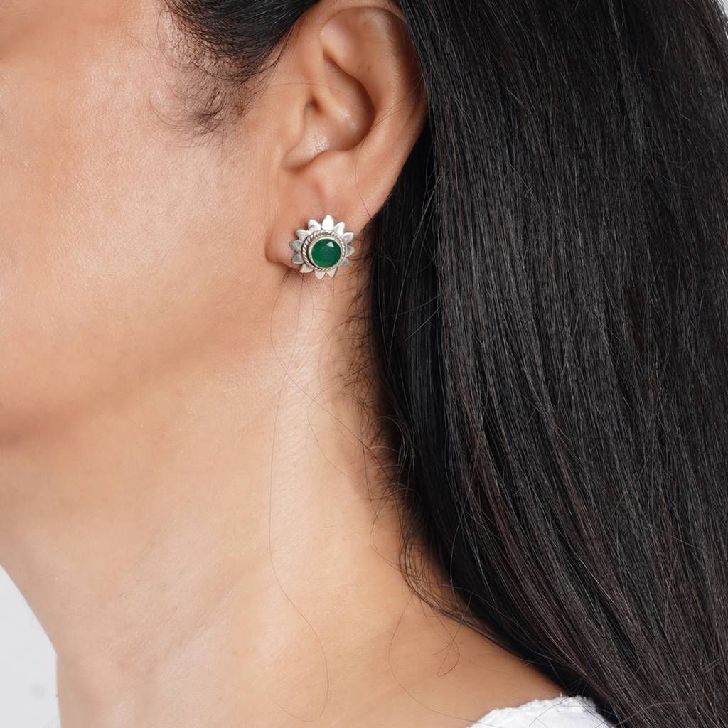 Flower Emerald Studs : SSE716