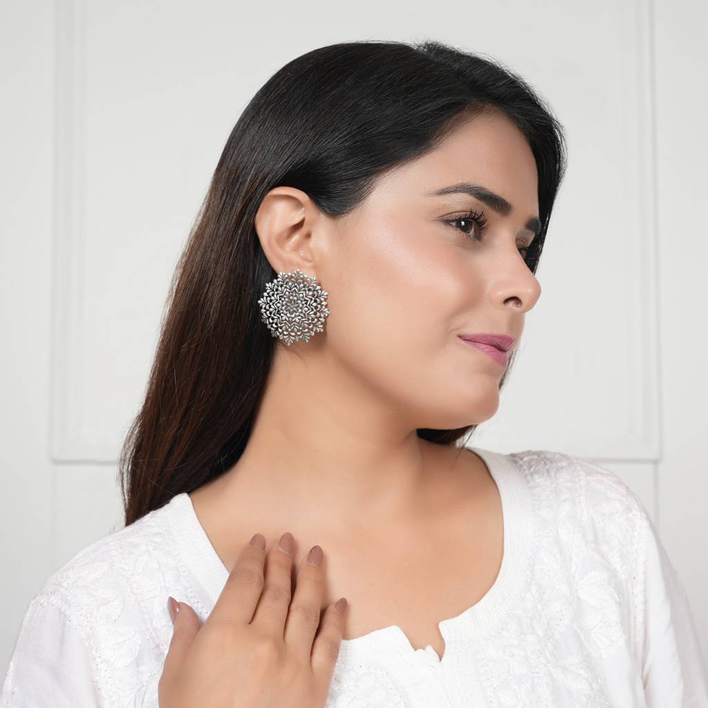 Oversized Filigree Studs : SSE841