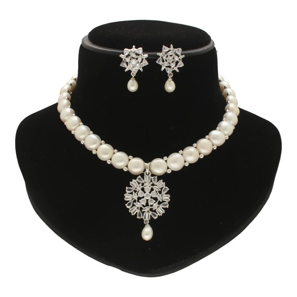 Dazzling Divinity Pearl Necklace Set : JPSEP-24-025