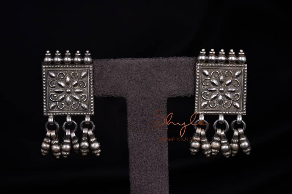 Tattva Intricate Ghughri Studs : SE3019