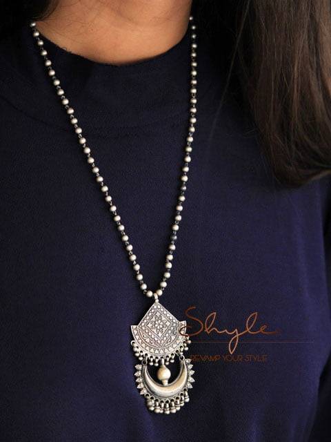 Anvaya Intricate Chandra Drop Necklace : SN1169