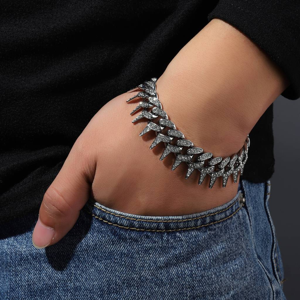 Gothic Thorns Bracelet : MB1S0963-S