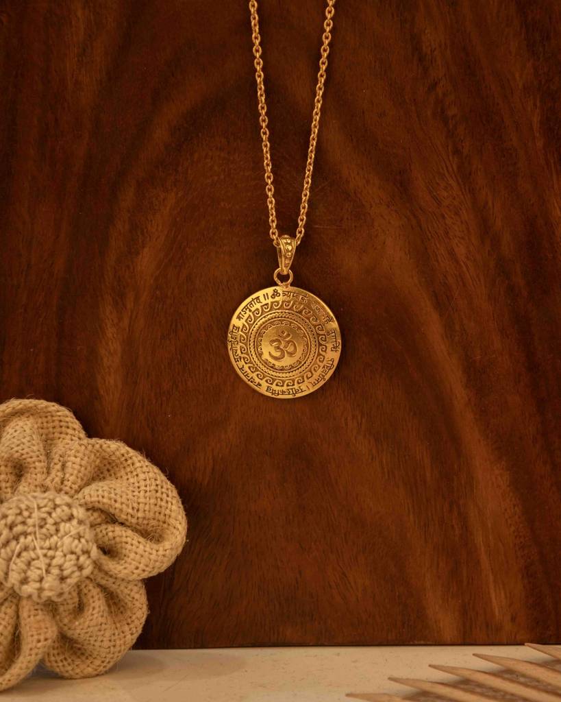 Maha Mrityunjaya Mantra Om Gold Necklace : SN2547-G