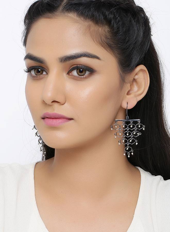 Jaali Pearl Layered Drop Earrings : 8907617996691