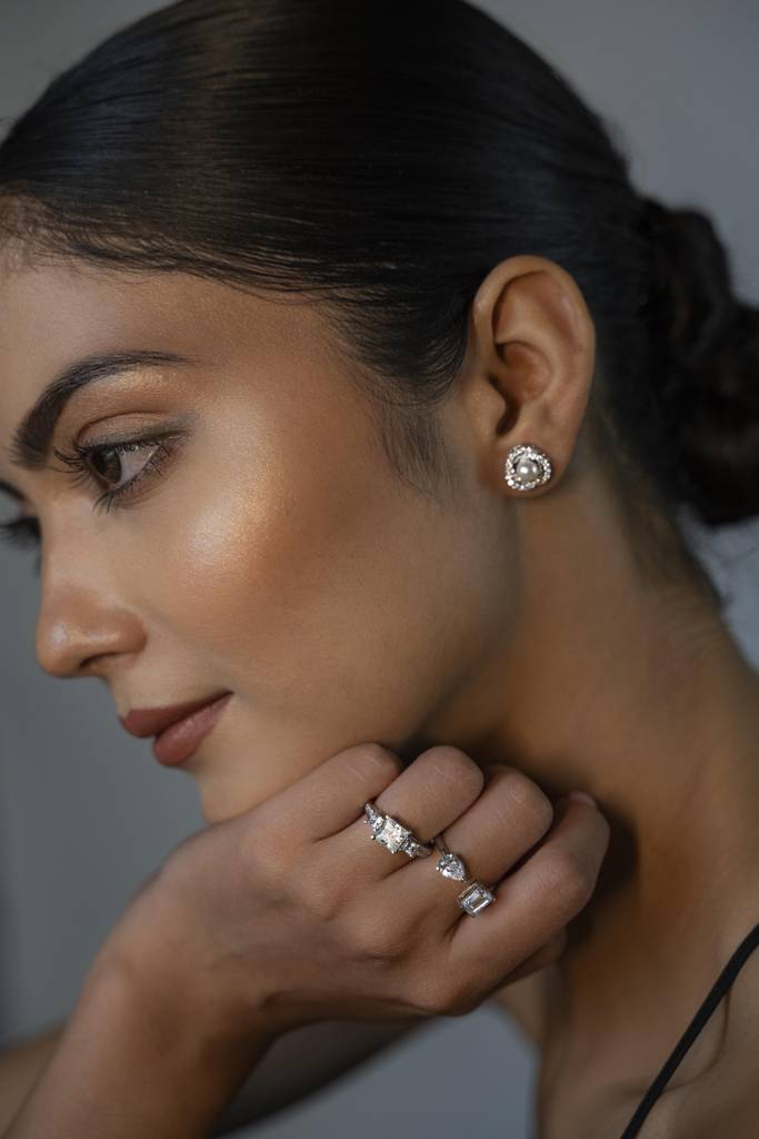 Callie Pearl Studs : T13