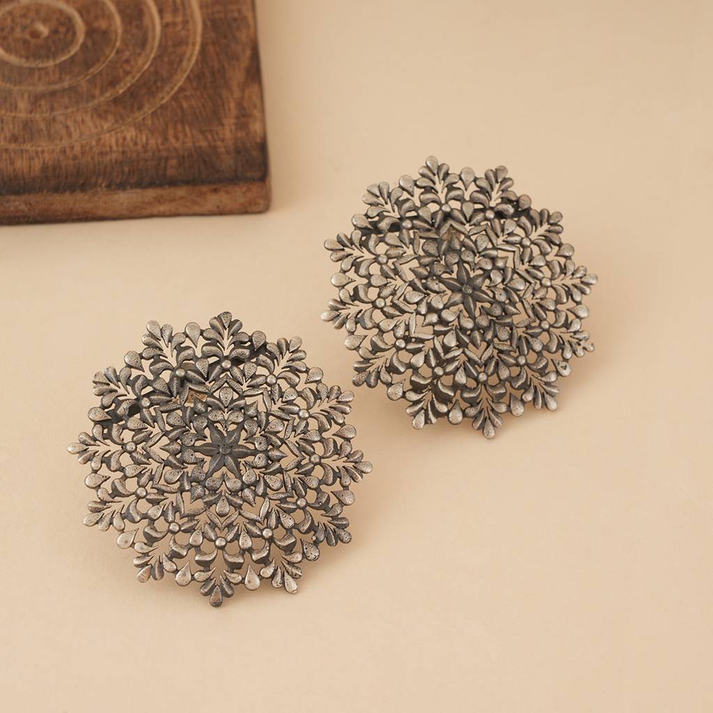 Oversized Filigree Studs : SSE841