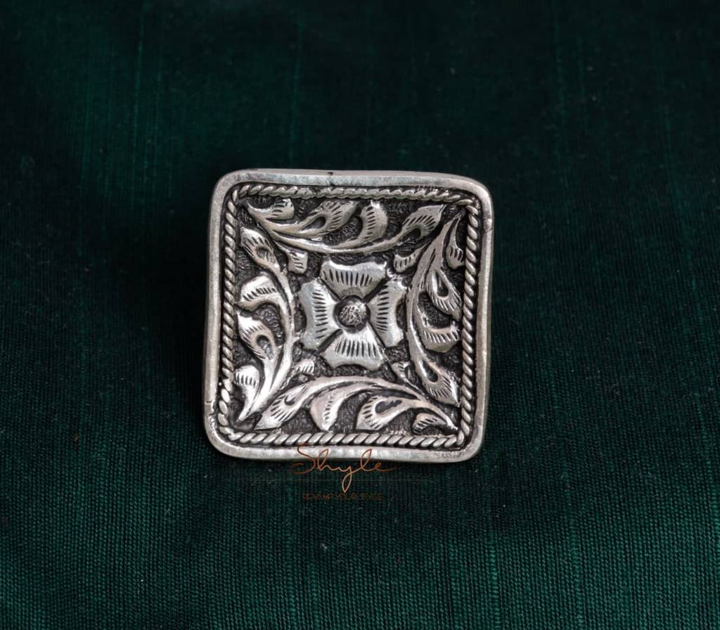 Mizoya Flora Chitai Square Ring : SR1045