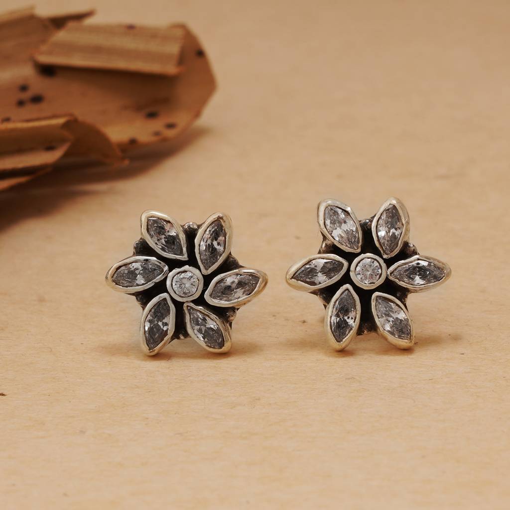 Zircon Silver Studs : SSE733