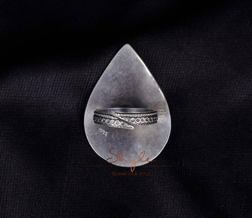 Mizoya Tribal Motif Drop Classic Ring : SR1038