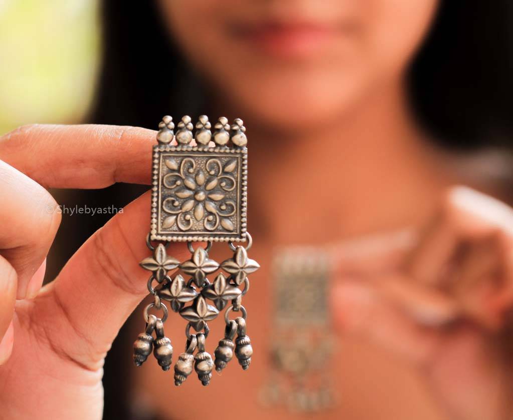 Anvaya Classic Jali Studs : SE592