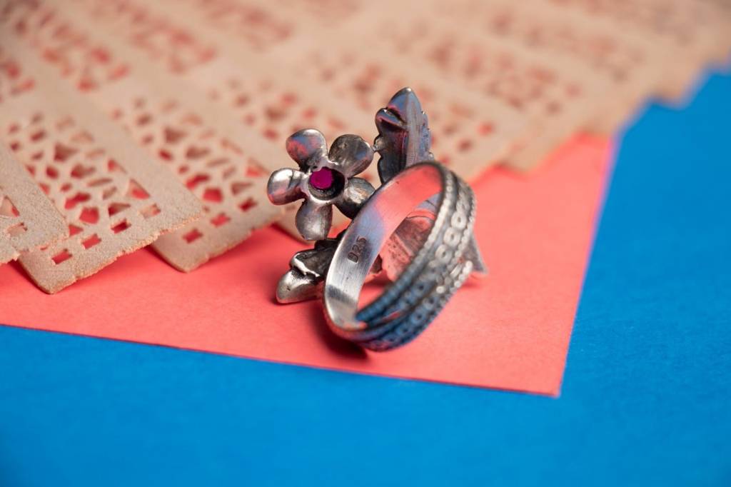 Moh Intricate Flower Leaf Ring : SR3001