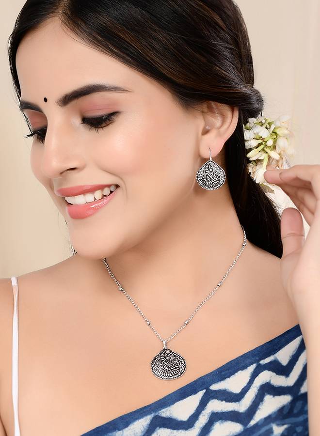 Morni Mayil Pendant Set : 8905124520828