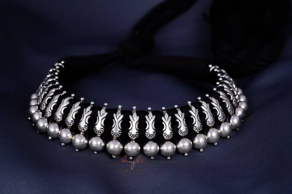 Moh Classic Ball Choker : SN185