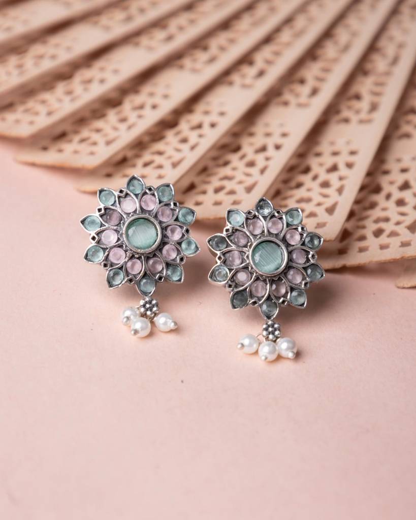 Essence Pastel Flower Stud Earring : SE20857