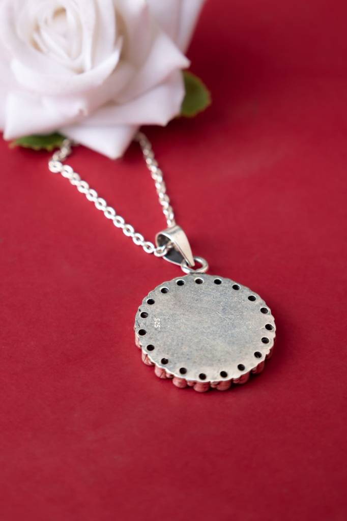 Essence Fine Victorian Coin Necklace : SN11277