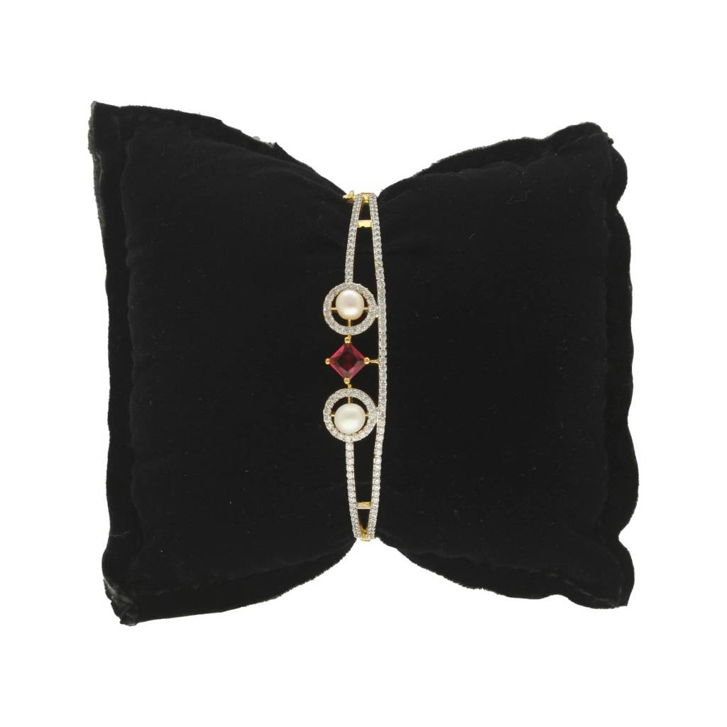 Tiara Pearl Bracelet : JPFEB-25-041