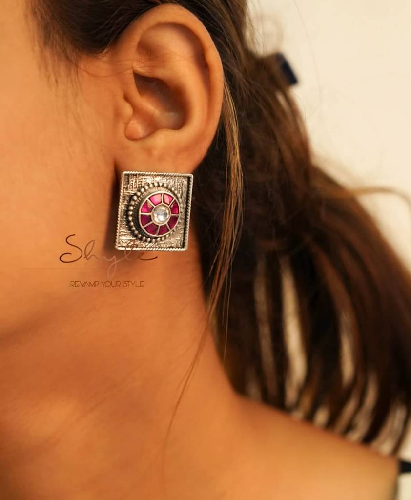 Essence Intricate Kundan Square Statement Studs : SE6016