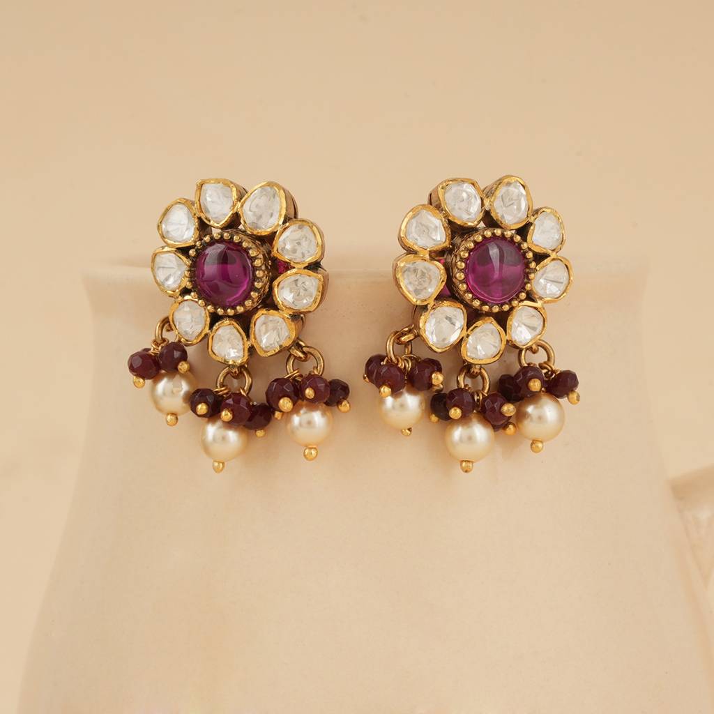 White & Maroon Moissanite Studs : SSE870