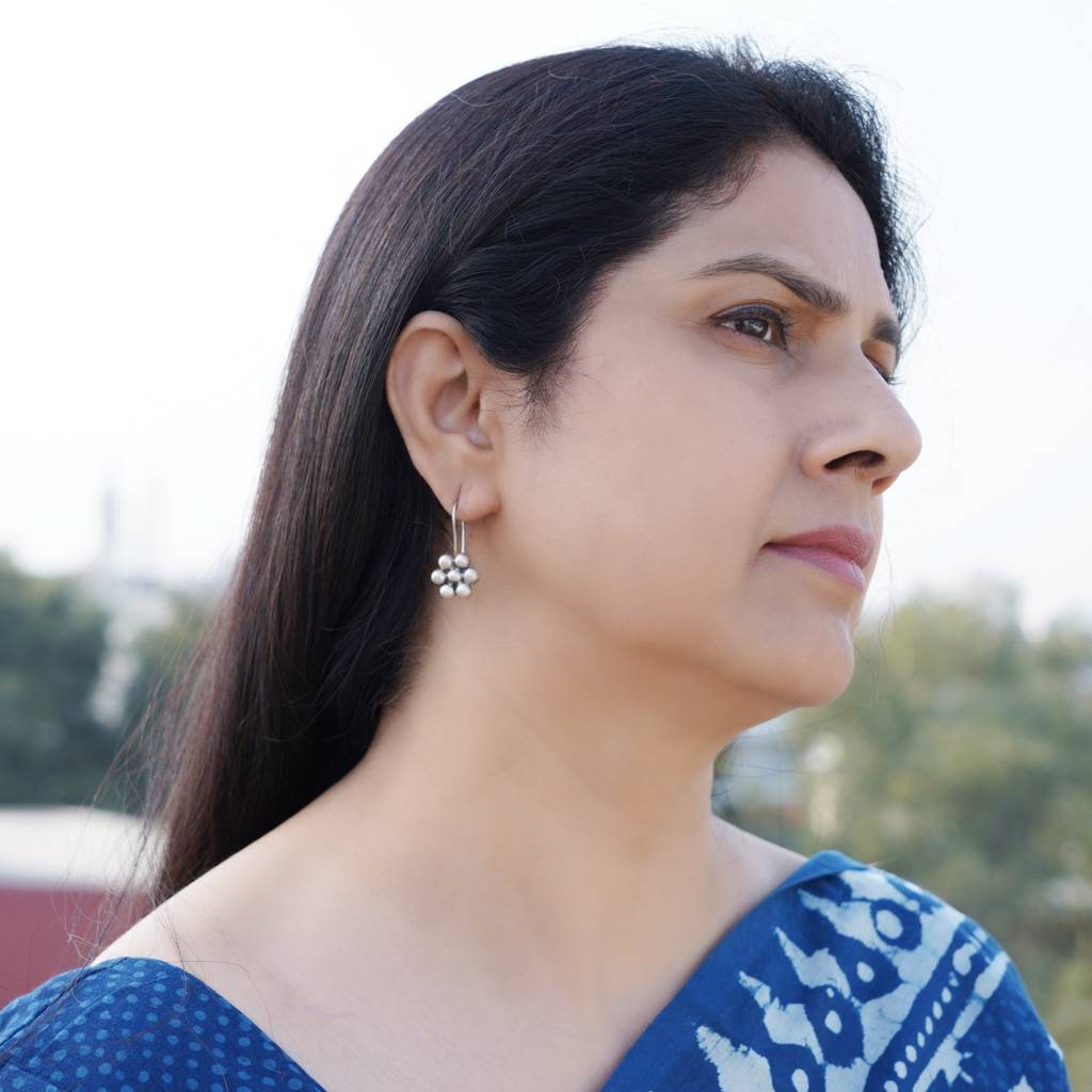 Silver Kudi Hook Earrings : SSE494