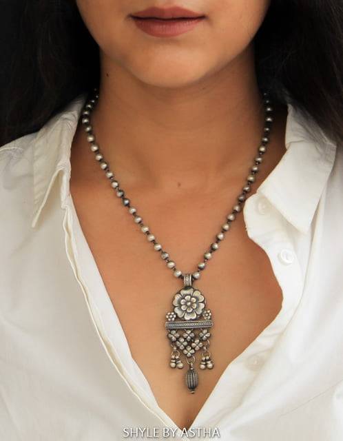 Moh Intricate Jali Flora Necklace : SE50185